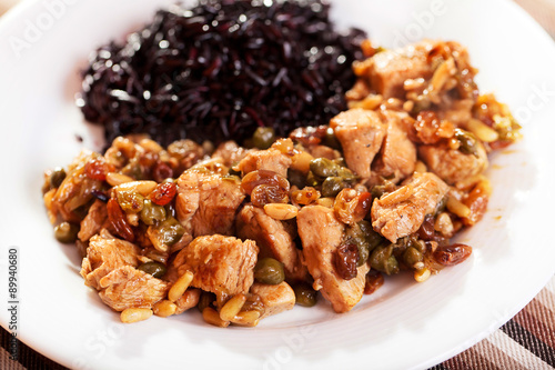 Turkey with capers and wild rice