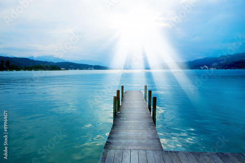 Bootssteg, am See bei Sonnenuntergang