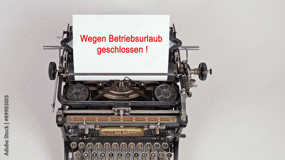 wegen Urlaub geschlossen StockFoto Adobe Stock