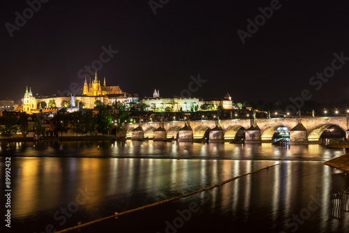 Charles Bridge at night in Prague © Manolo Tatti