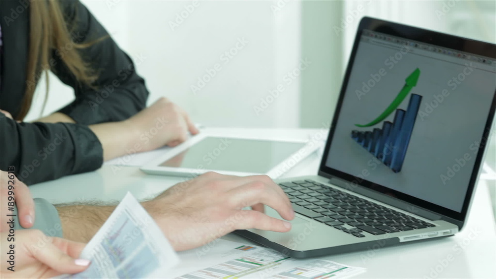 Sales data convergent Sales data convergent