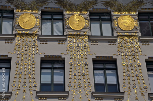 Bild auf Leinwand Jugendstil Facade in Vienna, Austria