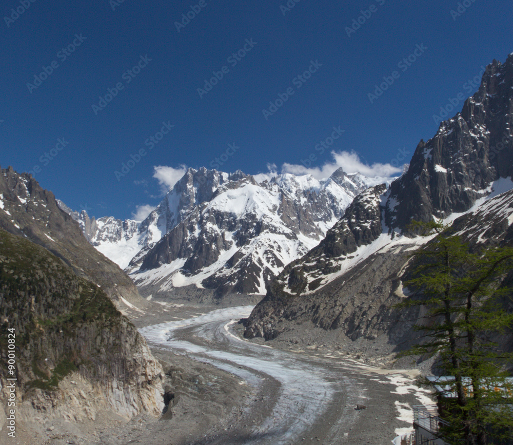 Fototapeta premium Peaks in snow and glacier nearby Chamonix