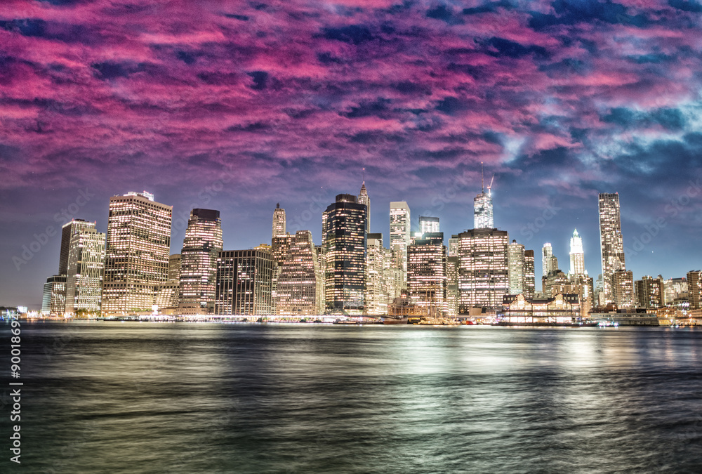 Fototapeta premium Manhattan reflections at night