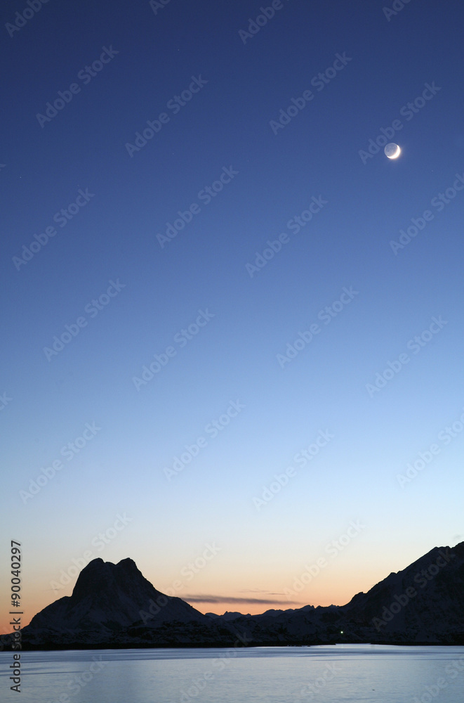 Norwegen Lofoten Stamsund / Sonnenuntergang am Meer Norwegen Lofoten Stamsund / Sonnenuntergang am Meer