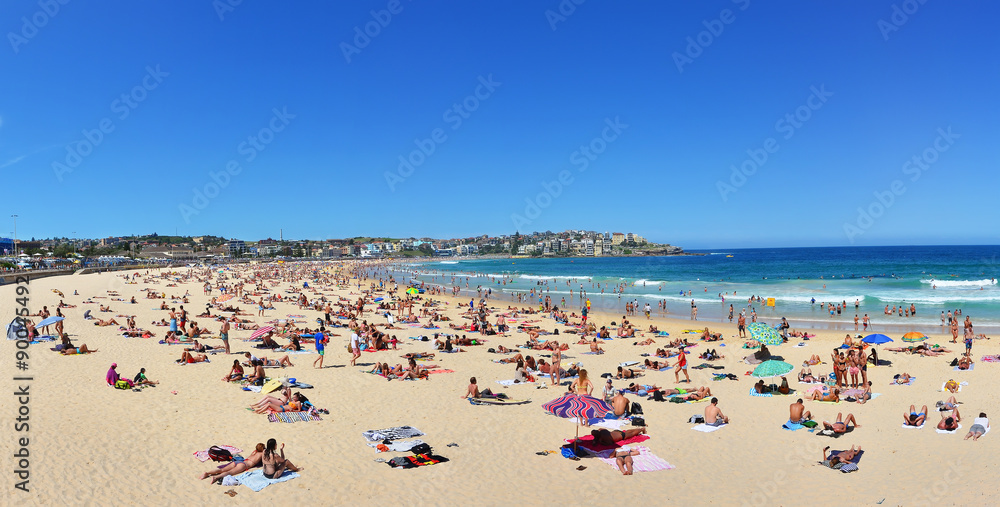 Obraz premium View of Bondi Beach in summer in Sydney, Australia.