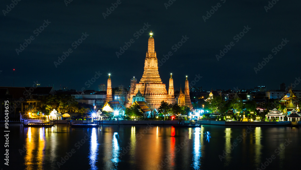 Wat Arun Temple in bangkok thailand at twilight.