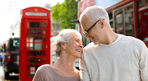 Quadro su tela happy senior couple on london street in england
