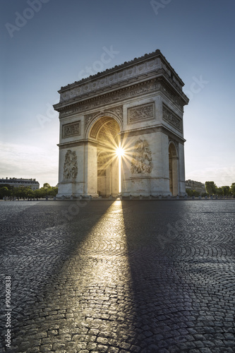 Arc de triomphe de l'Étoile Paris © PUNTOSTUDIOFOTO Lda