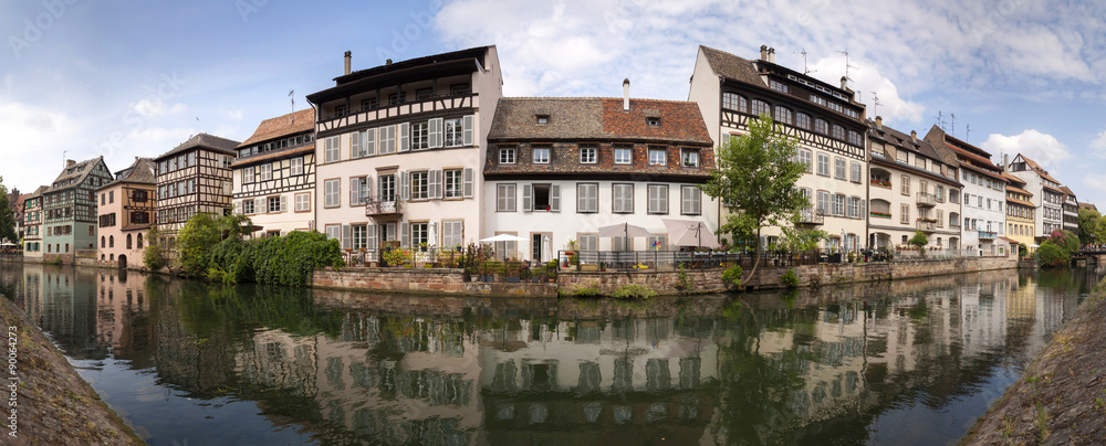 Naklejka premium Panorama view in Strasbourg by the River