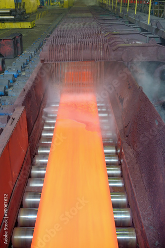 Obraz na płótnie steel plate on conveyor w salonie