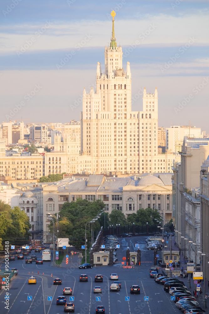 Obraz premium Moscow, Russia, Juli, 3, 2015: view of the evening Moscow with the high-rise building on Kotelnicheskaya Embankment in Moscow, Russia