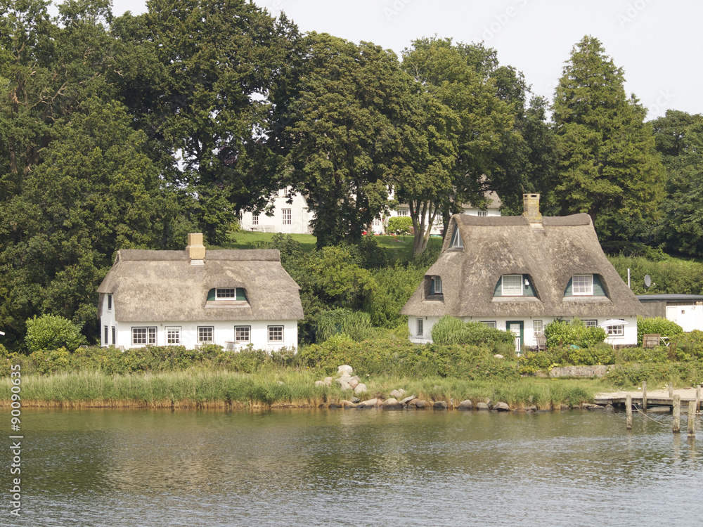 Reetgedeckte Häuser an der Schlei Reetgedeckte Häuser an der Schlei