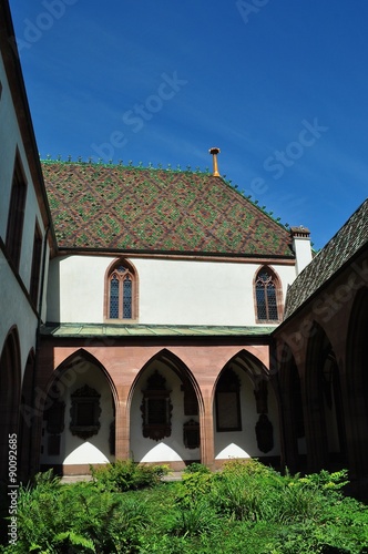 Kräutergarten im Innenhof des Basler Münster, Schweiz