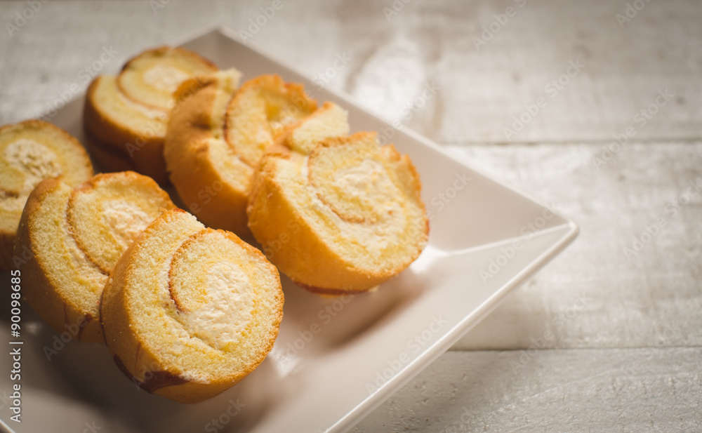 slice roll cake slice roll cake