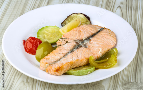 Salmon with grilled vegetables