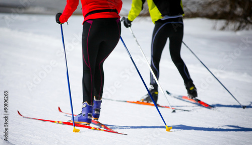 Foto Couple Cross Country Skiing in Engadin