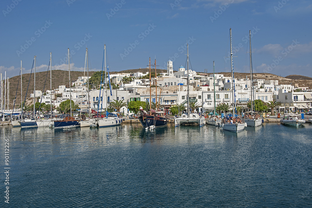 Hafenort Adamas auf der Insel Milos, Griechenland