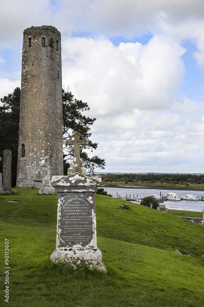 Fototapeta premium Clonmacnoise in Irlanda