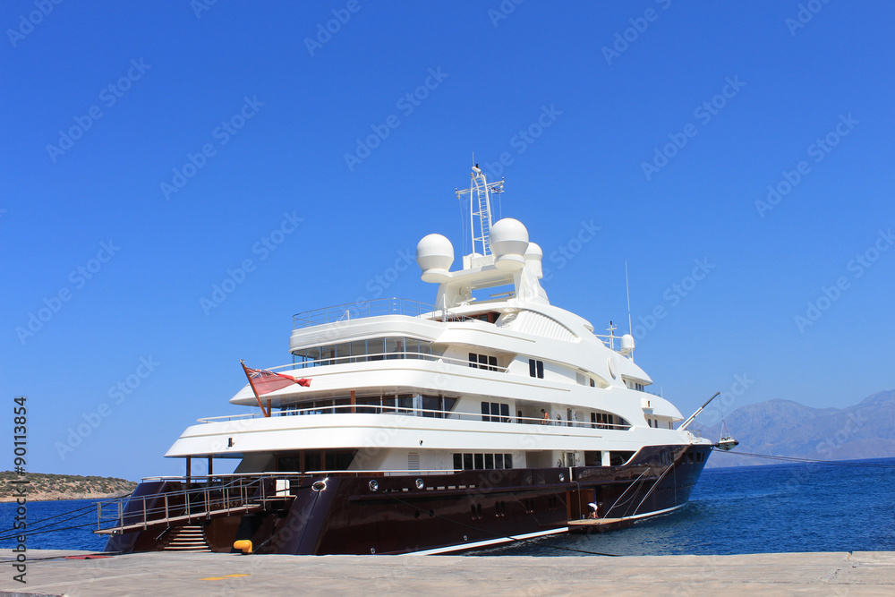 Yatch, port de Nikolaos Crète