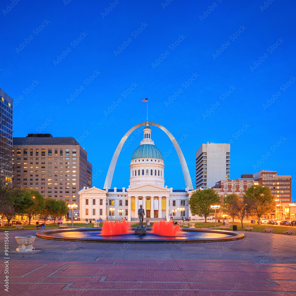 Naklejka premium Old Courthouse downtown St. Louis.