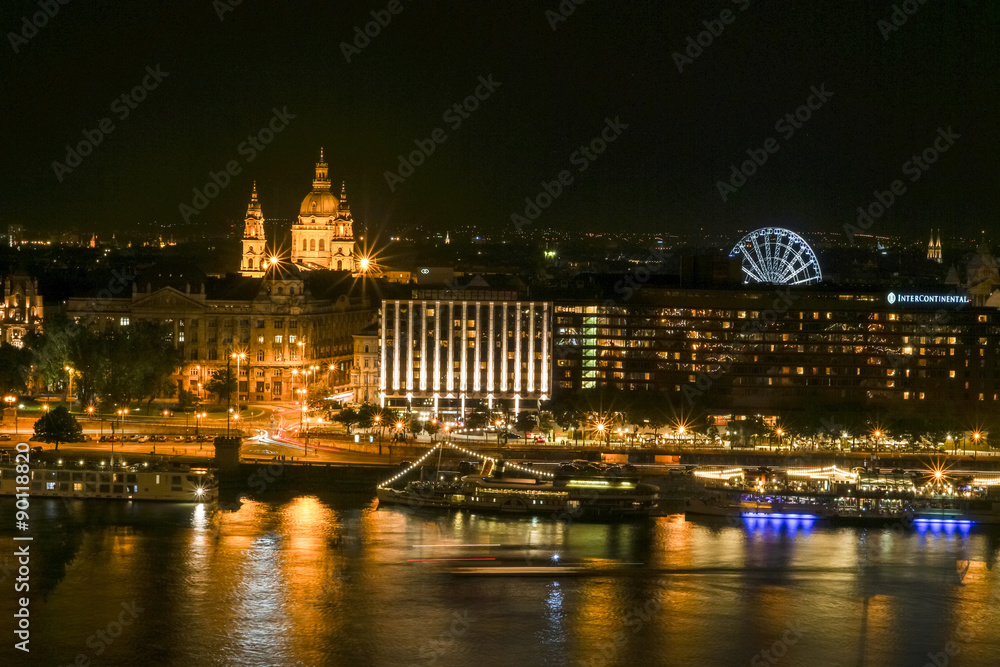 Obraz premium Night Budapest