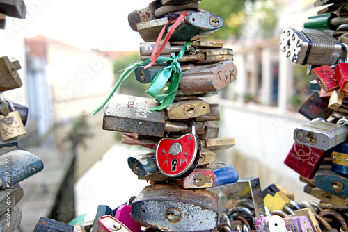 PRAGUE, CZECH REPUBLIC - july 22, 2015: Love locks in Prague Fototapet