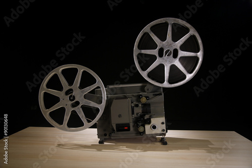 16 mm Projeksiyon cihazı