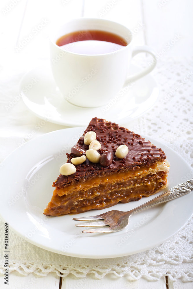 Wafer cake with caramel filling