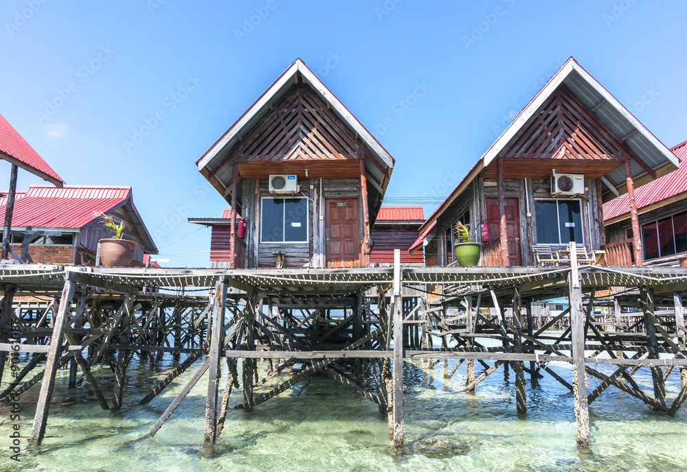 Fototapeta premium Water bungalows at Mabul Island in Borneo, Malaysia.