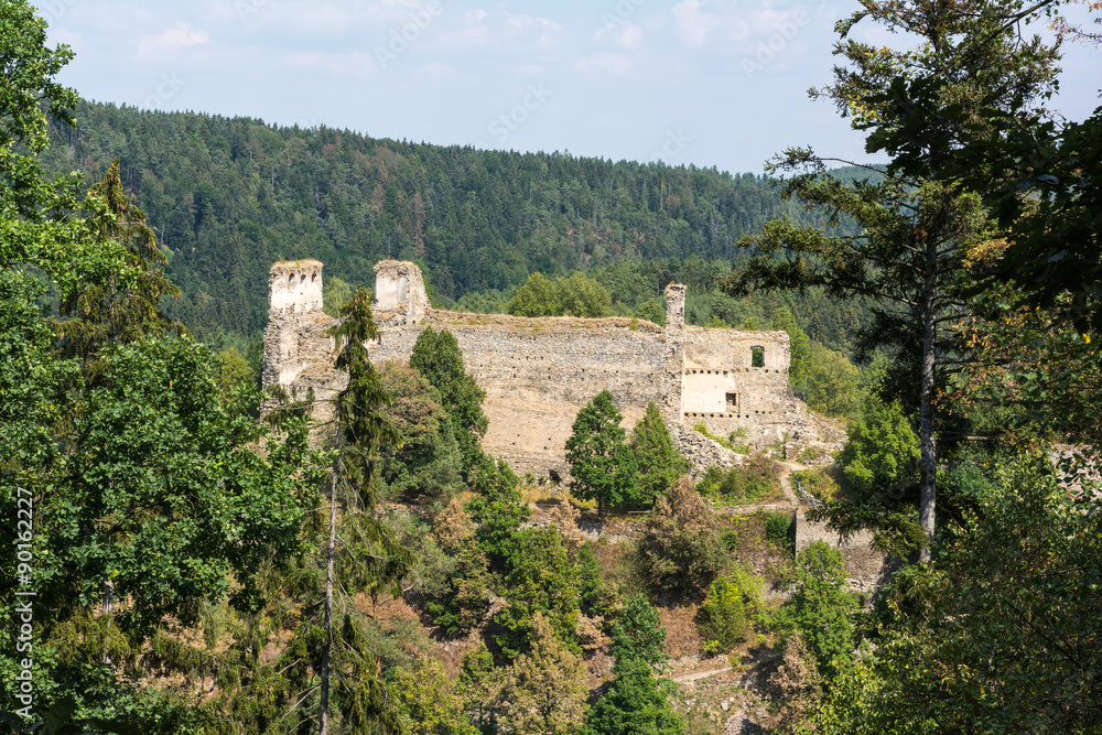 Divci Kamen (Madstein) castle ruins