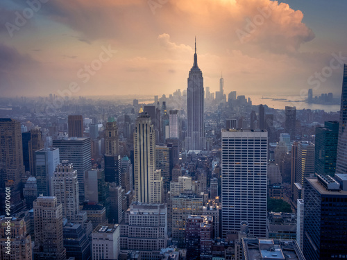 Lower Manhattan at dusk seen from a high place © Victor Moussa