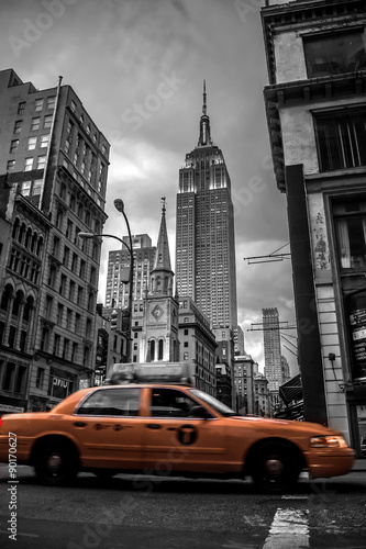 New York City street in the Evening © Victor Moussa