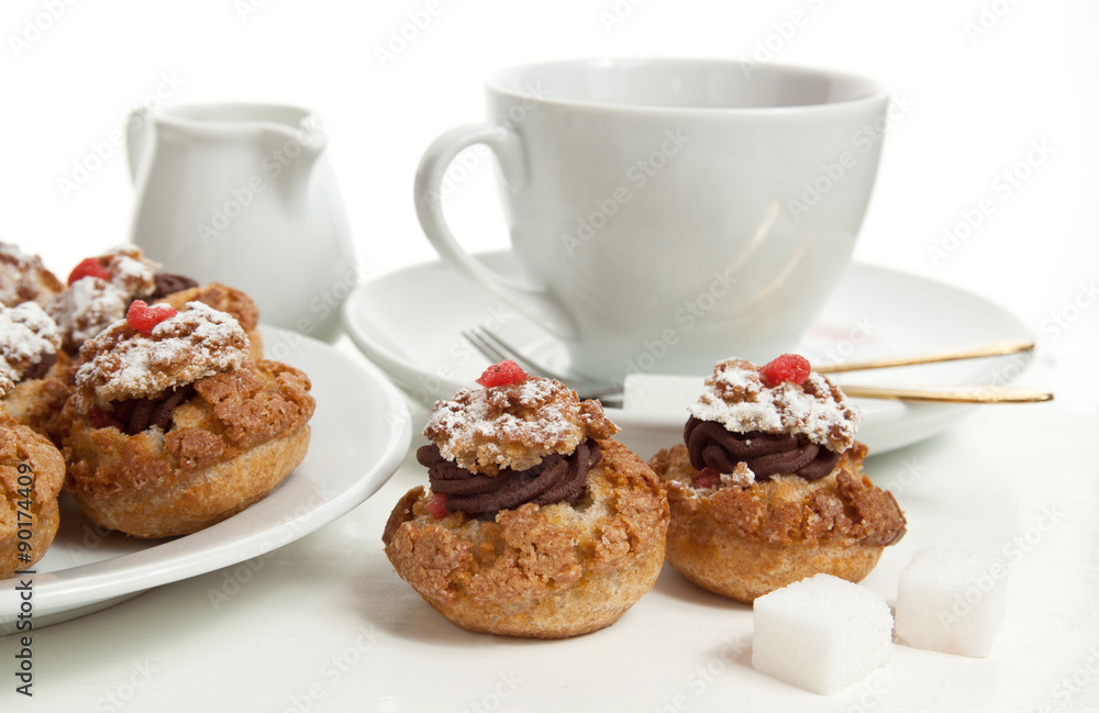 Cakes with chocolate mousse Cakes with chocolate mousse
