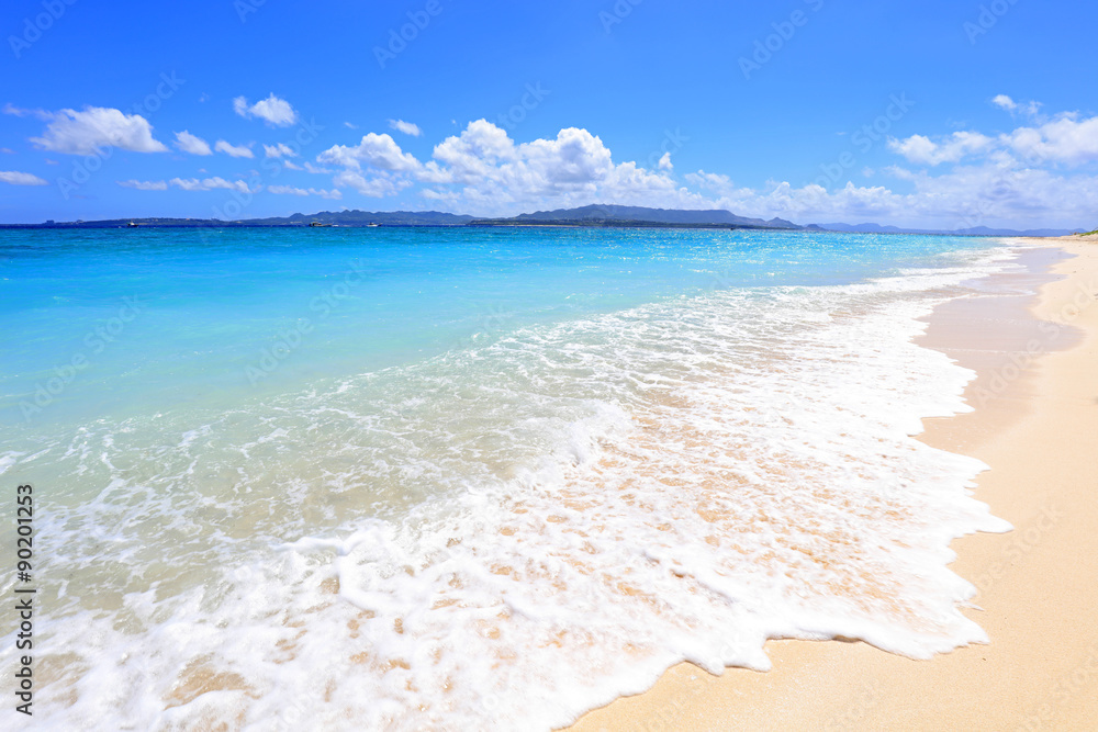 南国沖縄の綺麗な珊瑚の海と夏空 Stock 写真 Adobe Stock