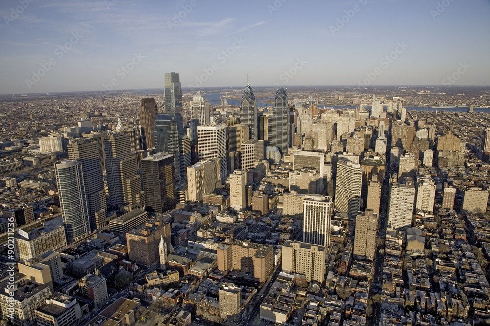 Obraz premium Aerial sunset views of Philiadelphia, Pennsylvania, the City of Brotherly Love