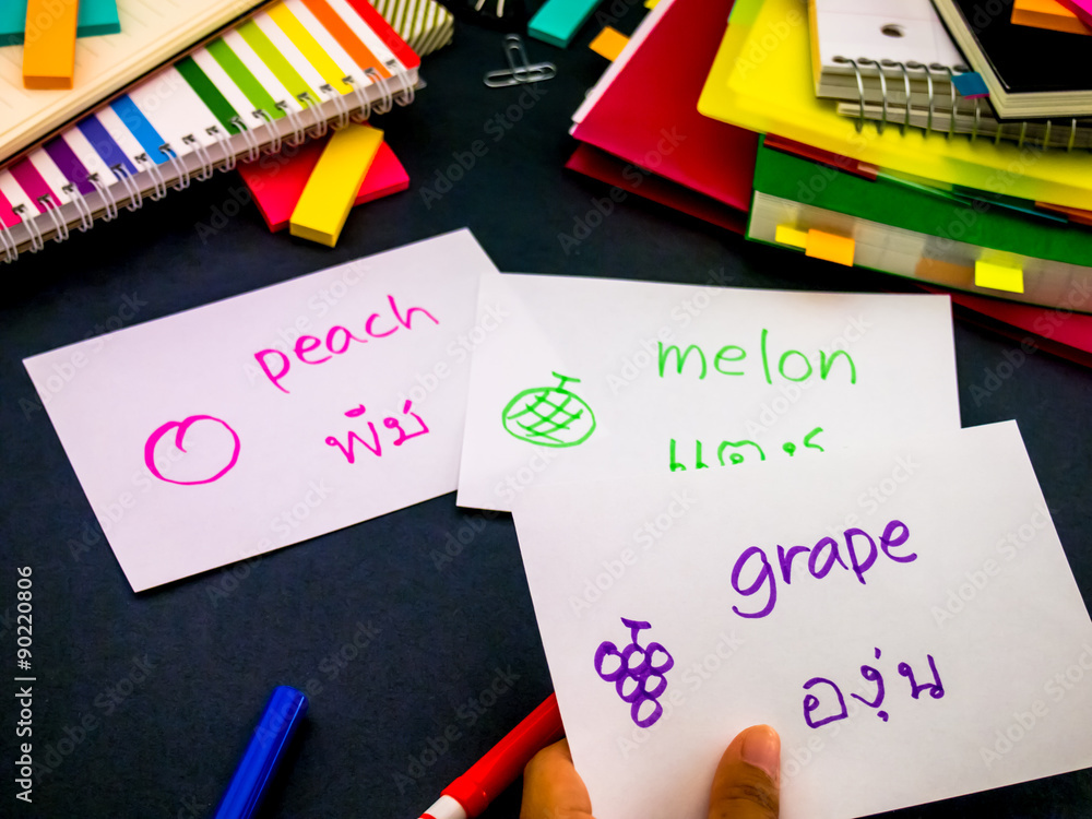 Obraz premium Learning New Language Making Original Flash Cards; Thai