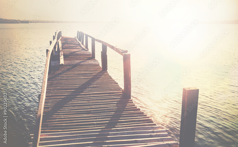 Obraz premium Boardwalk on beach