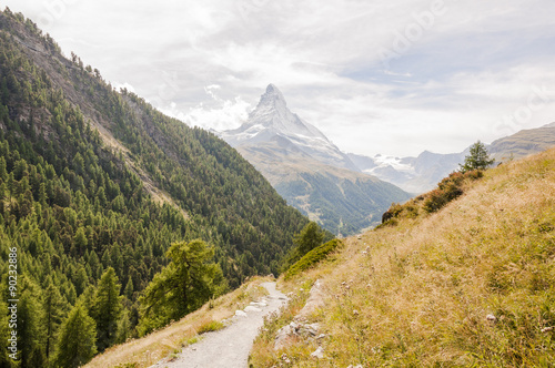 Zermatt, Dorf, Bergdorf, Alpen, Schweizer Alpen, Walliser Dorf, Findeln, Findelschlucht, Wanderweg, Matterhorn, Sommer, Wallis, Schweiz photo