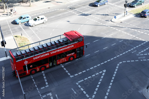 Stadtrundfahrt im roten Bus photo