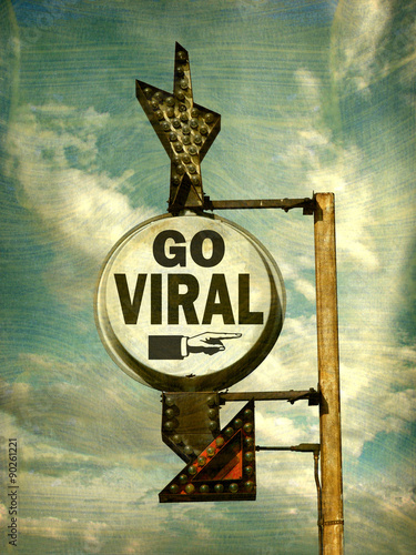 Fotografia aged and worn vintage photo of viral sign