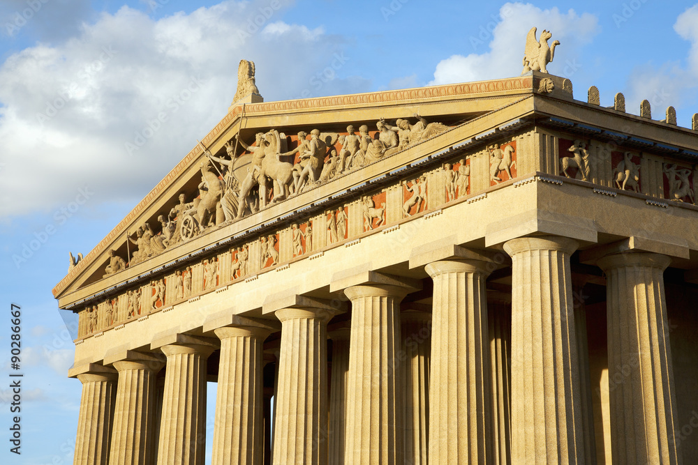 Obraz premium The Parthenon, Nashville, Tennessee, Centennial park, Full scale replica of Greek Parthenon at sunset.