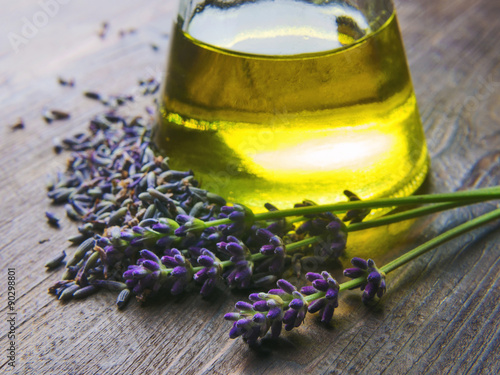 Fototapeta Naklejka Na Ścianę i Meble -  Lavendelöl