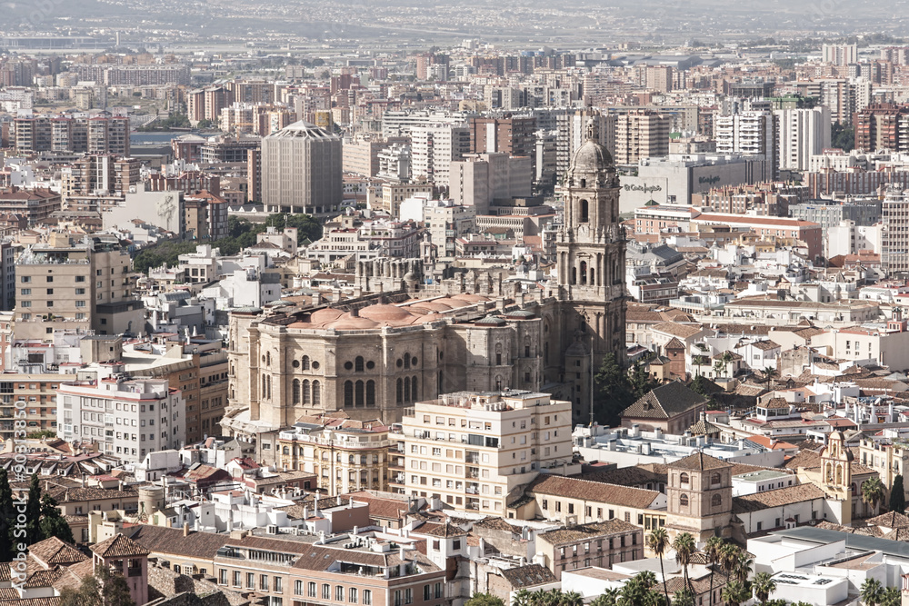 Hermosas vistas de la ciudad de Málaga desde el castillo, Andalucía