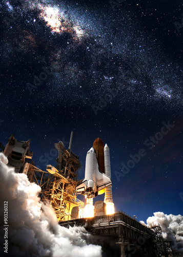 Fototapeta Naklejka Na Ścianę i Meble -  Space shuttle taking off on a mission