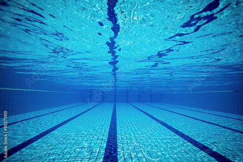 Vászonkép Swimming pool from underwater