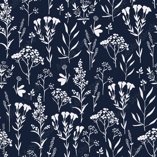 Seamless hand-drawn floral ...