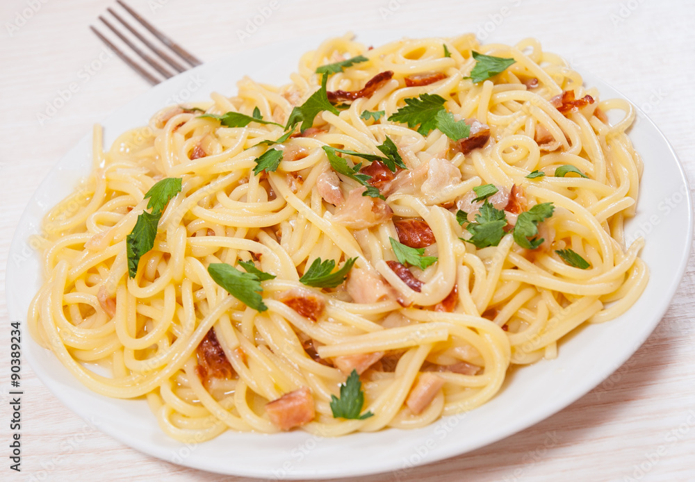 spaghetti with fish sauce