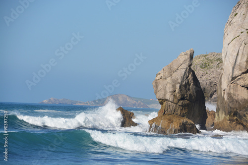 Costa rocosa en la playa de Usgo, Cantabria