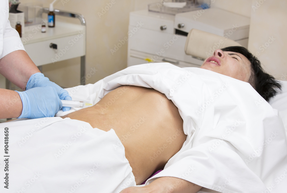 Obraz premium woman is in the process cellulite mesotherapy clinic